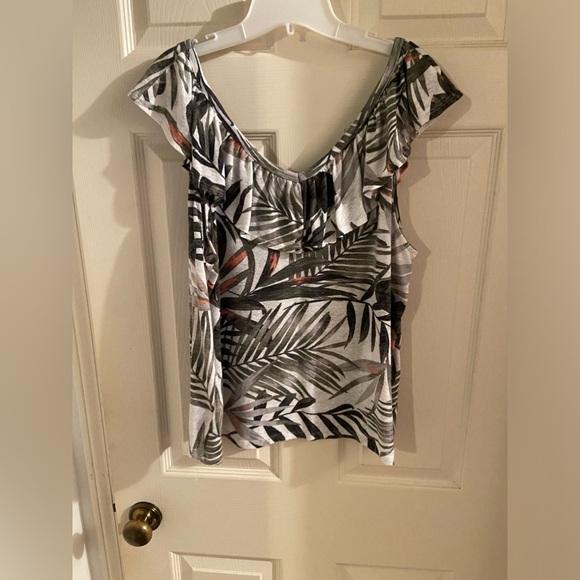 Top - Picture 2 of 3